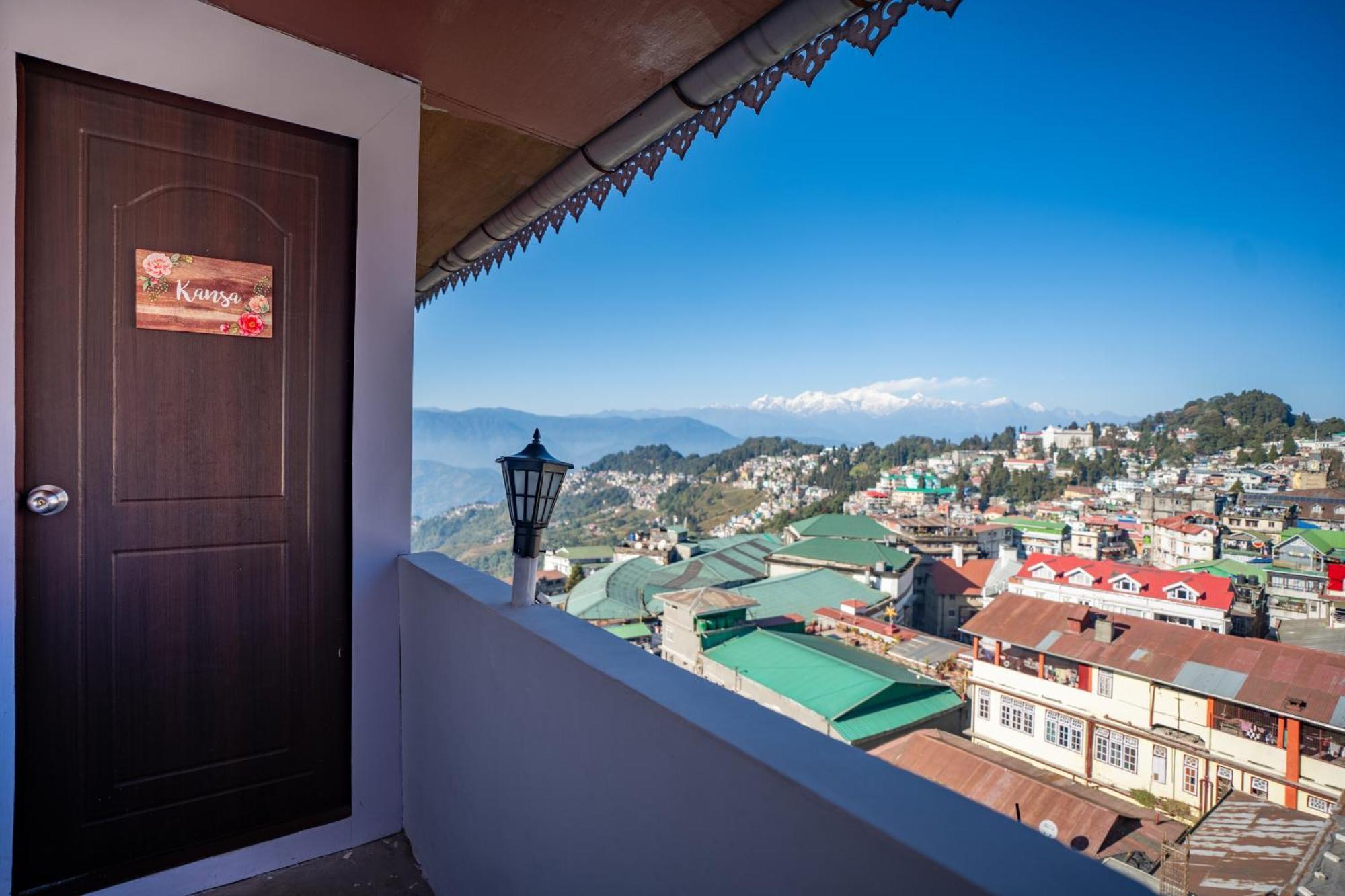 Monratino Himadrie -2 Mins Walk From Mall Road - All Rooms Have Kanchenjunga Mountain View Darjeeling  Exteriör bild