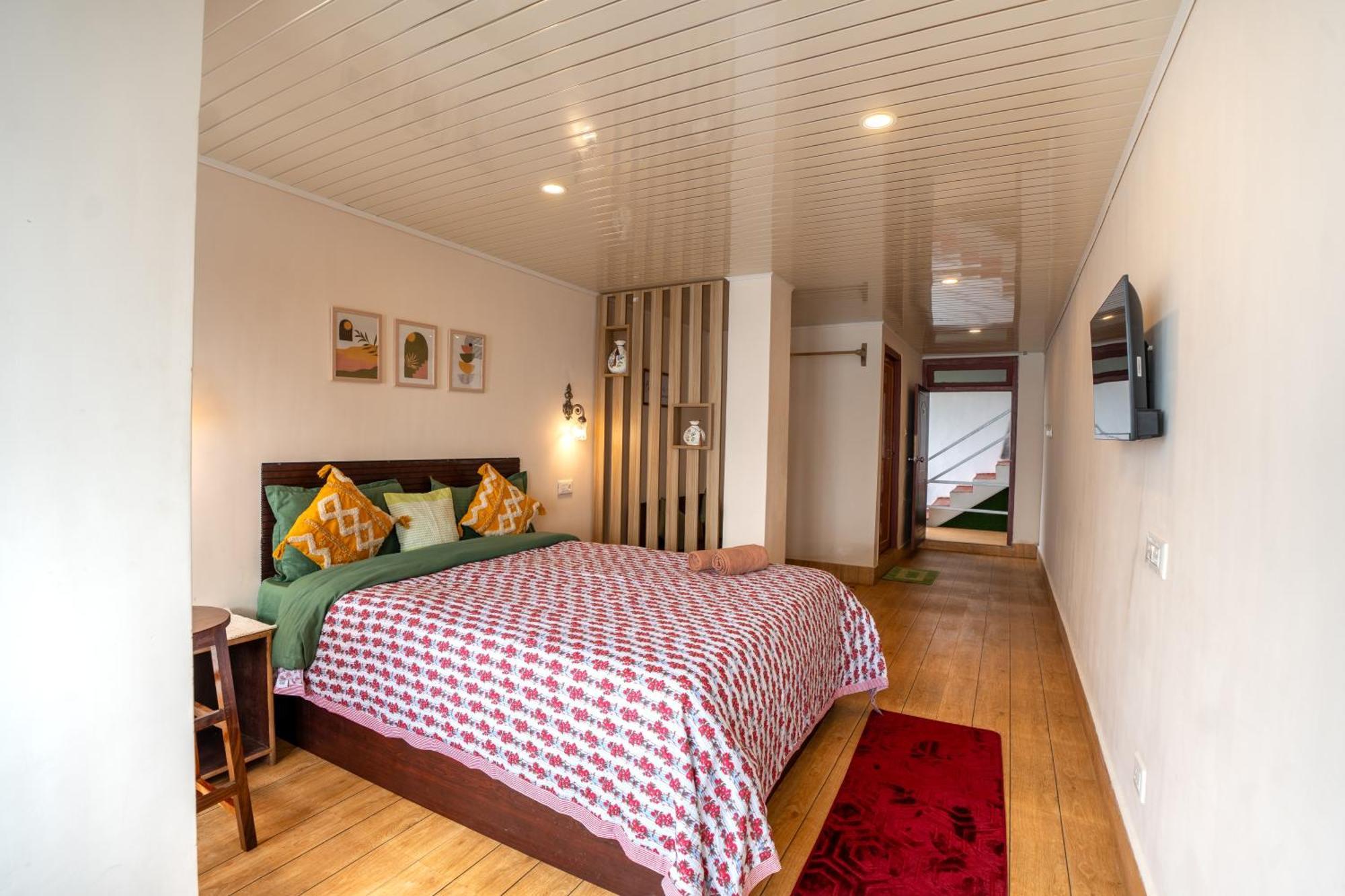 Monratino Himadrie -2 Mins Walk From Mall Road - All Rooms Have Kanchenjunga Mountain View Darjeeling  Exteriör bild