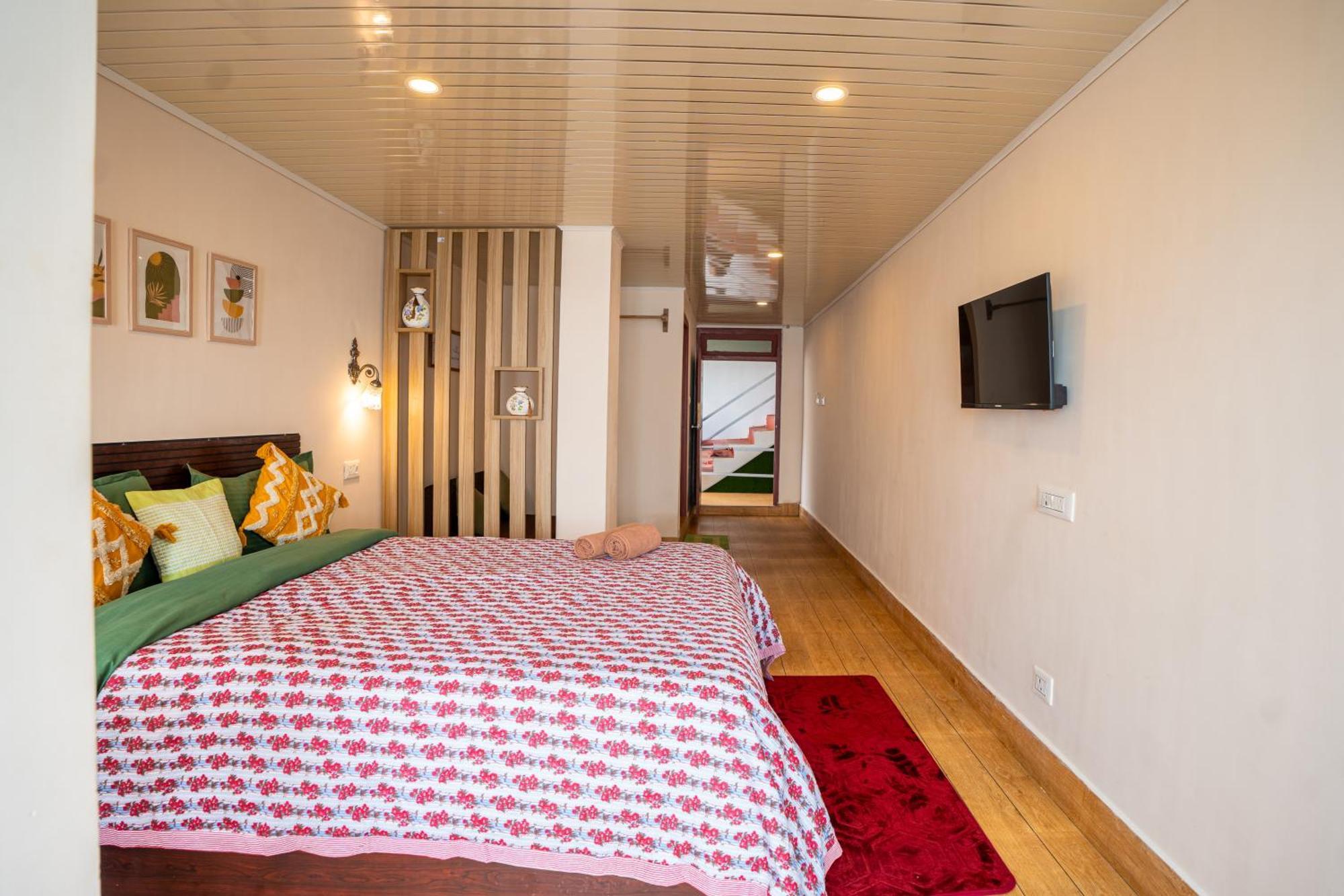 Monratino Himadrie -2 Mins Walk From Mall Road - All Rooms Have Kanchenjunga Mountain View Darjeeling  Exteriör bild