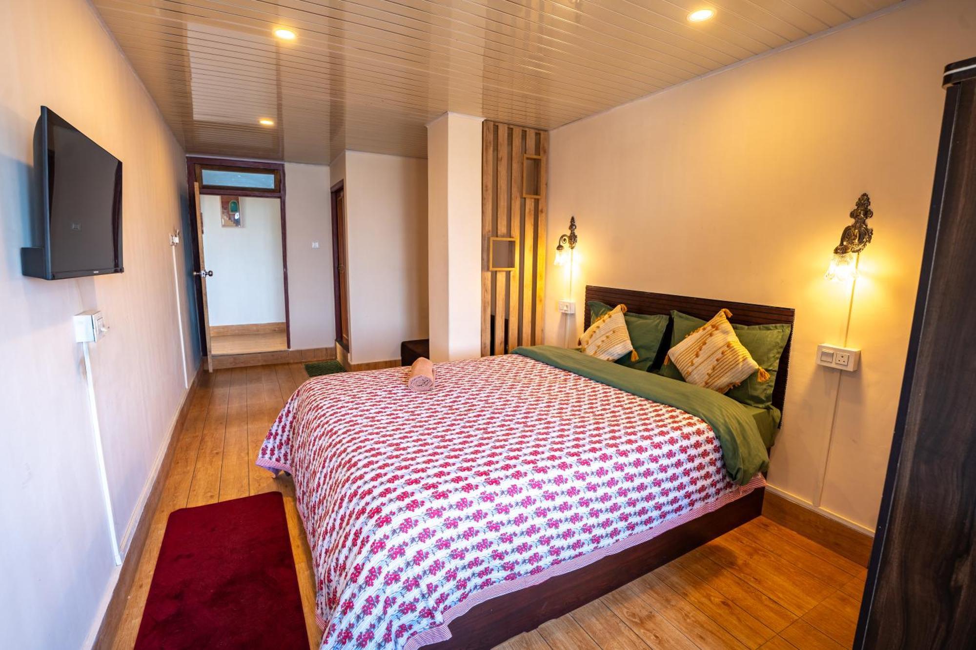 Monratino Himadrie -2 Mins Walk From Mall Road - All Rooms Have Kanchenjunga Mountain View Darjeeling  Exteriör bild